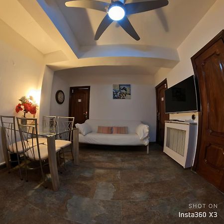 Habitaciones Individuales En Apartamento 马德里 外观 照片
