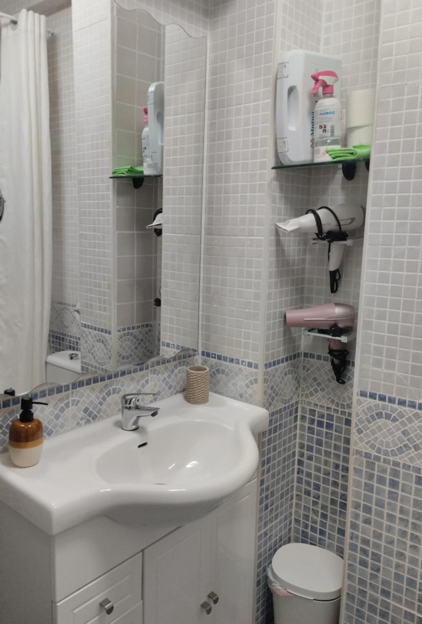 Habitaciones Individuales En Apartamento 马德里 外观 照片