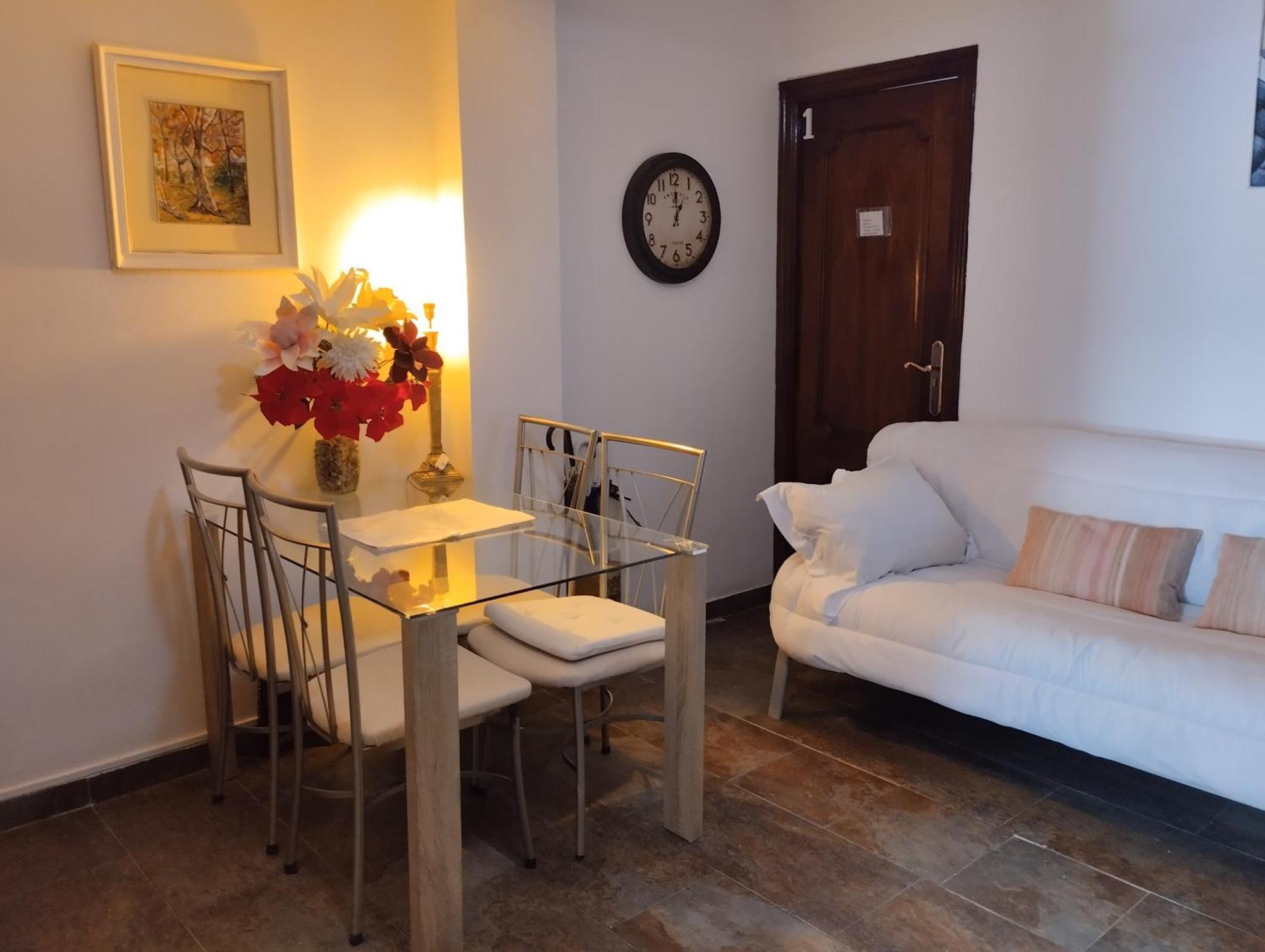 Habitaciones Individuales En Apartamento 马德里 外观 照片