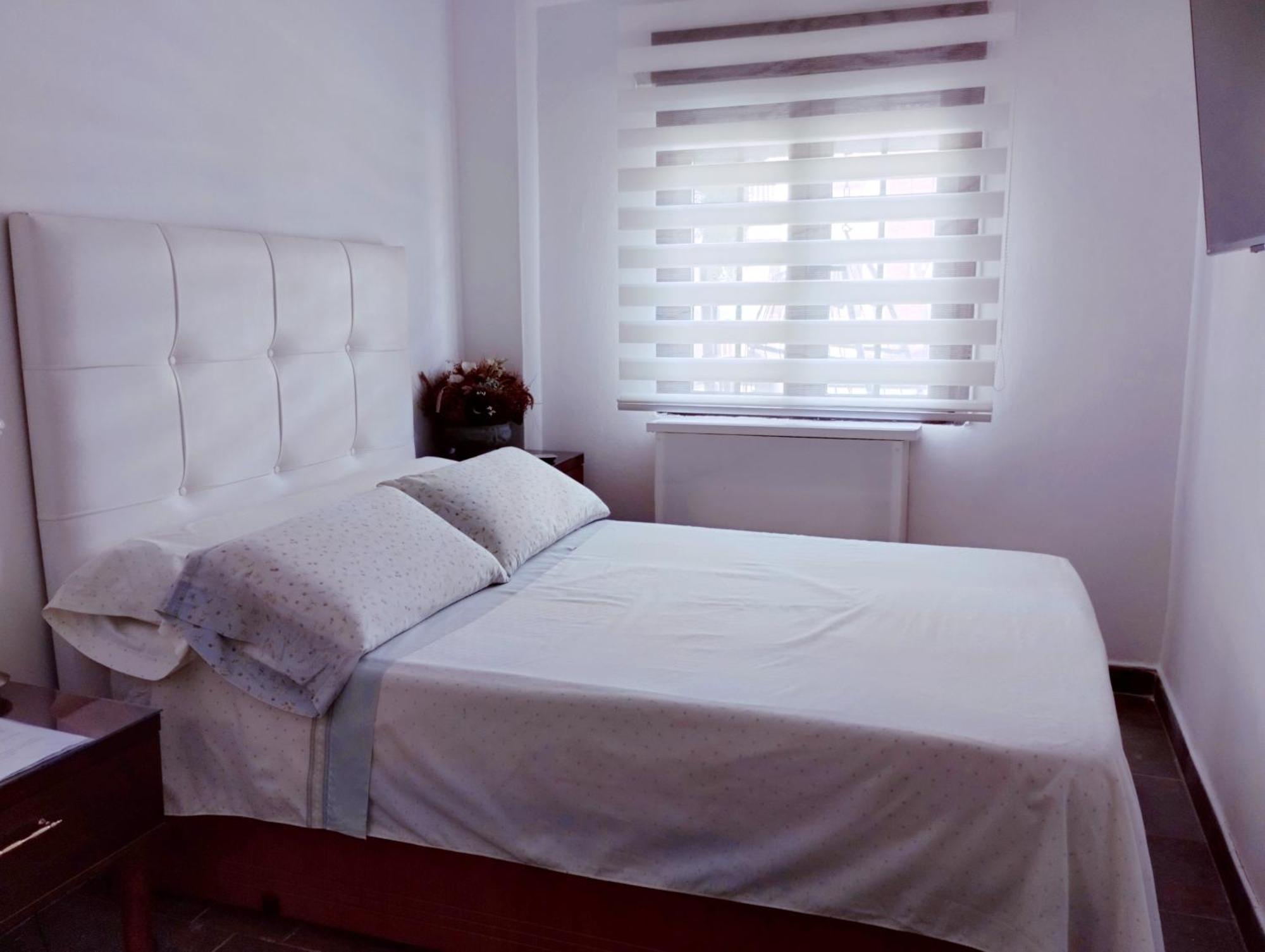 Habitaciones Individuales En Apartamento 马德里 外观 照片