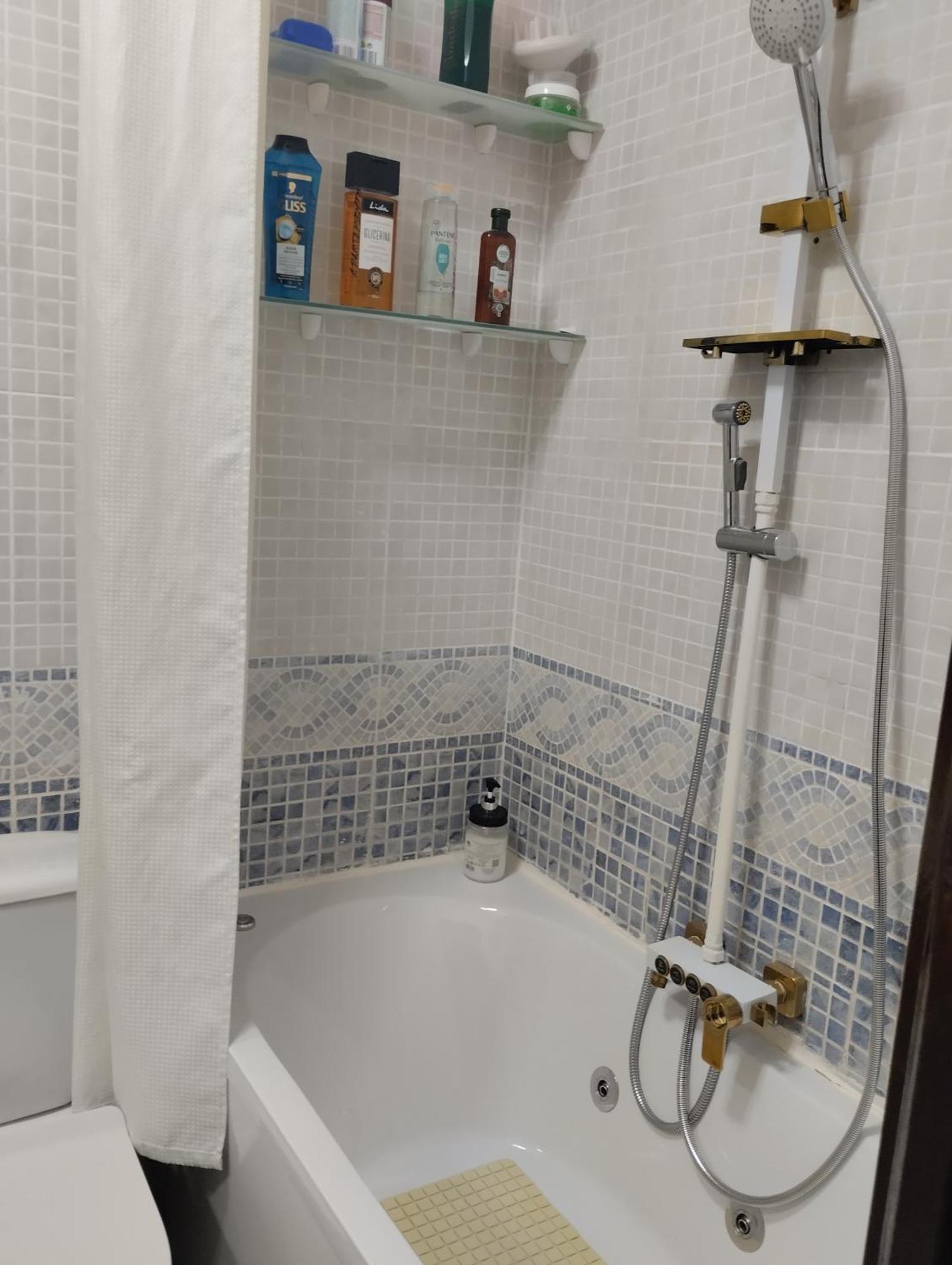 Habitaciones Individuales En Apartamento 马德里 外观 照片