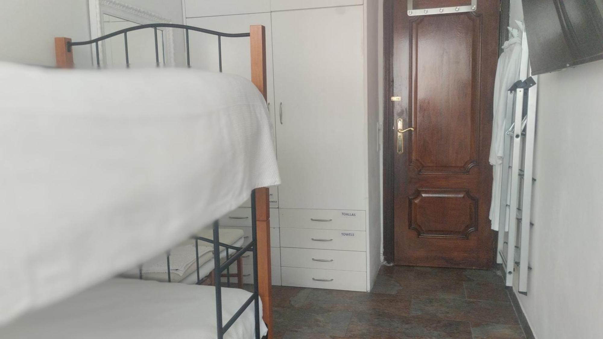 Habitaciones Individuales En Apartamento 马德里 外观 照片