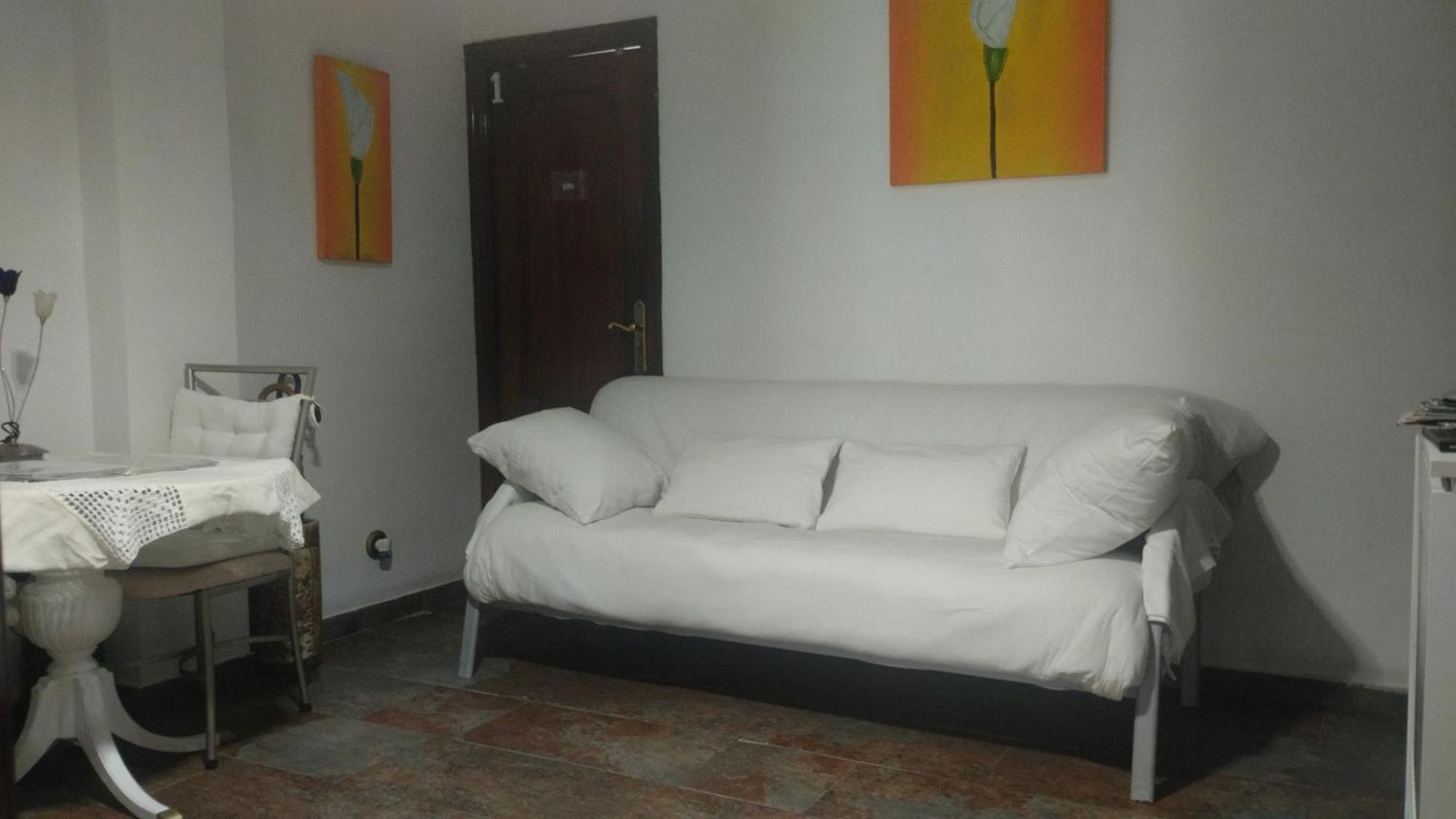 Habitaciones Individuales En Apartamento 马德里 外观 照片
